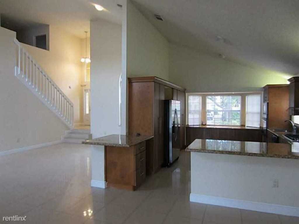 13421 SW 20th St - Photo 3 of 9