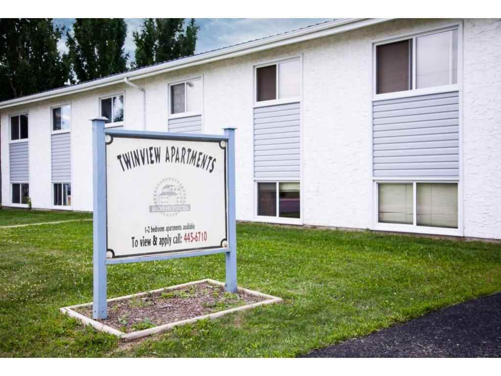 Twin View - Photo 2 of 13