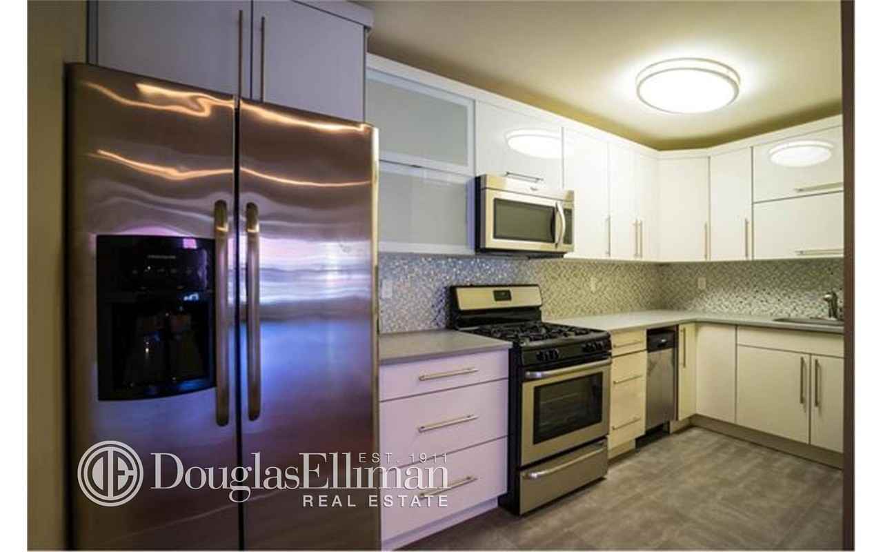 11233 Ocean Dr #1C - Photo 2 of 4