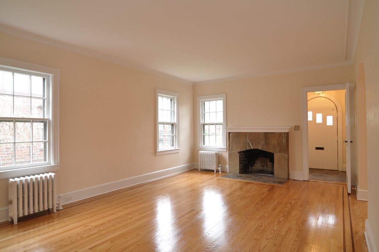 110 New Hyde Park Rd - Photo 2 of 14