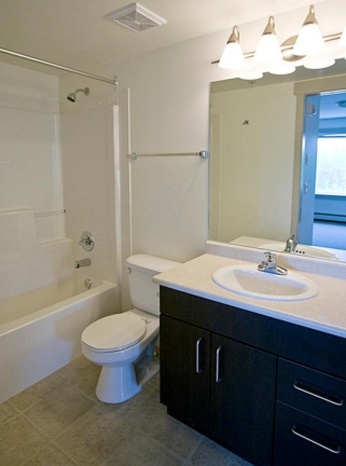 8016A Franklin Avenue - Photo 3 of 3