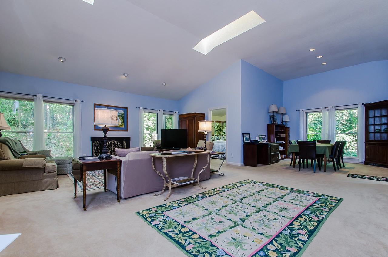 672 Spindlewood - Photo 2 of 16