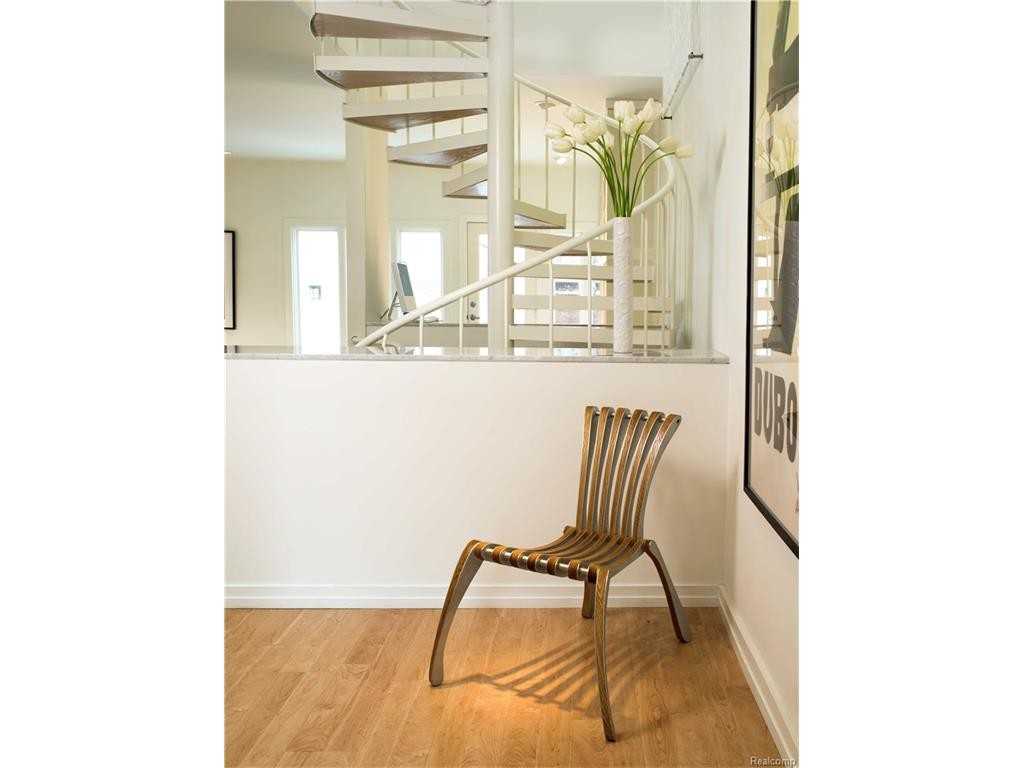 494 Townsend St - Photo 2 of 10