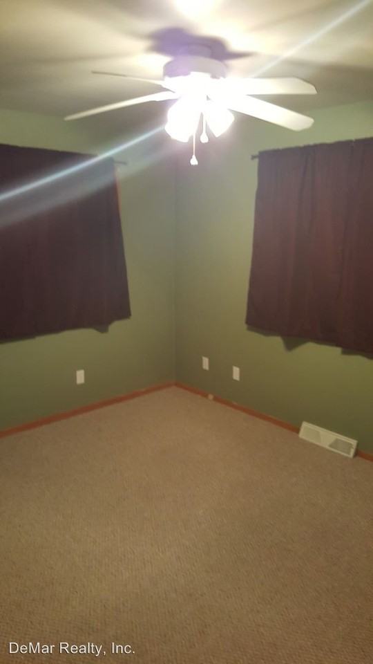 274 S Inglewood Ave - Photo 2 of 4