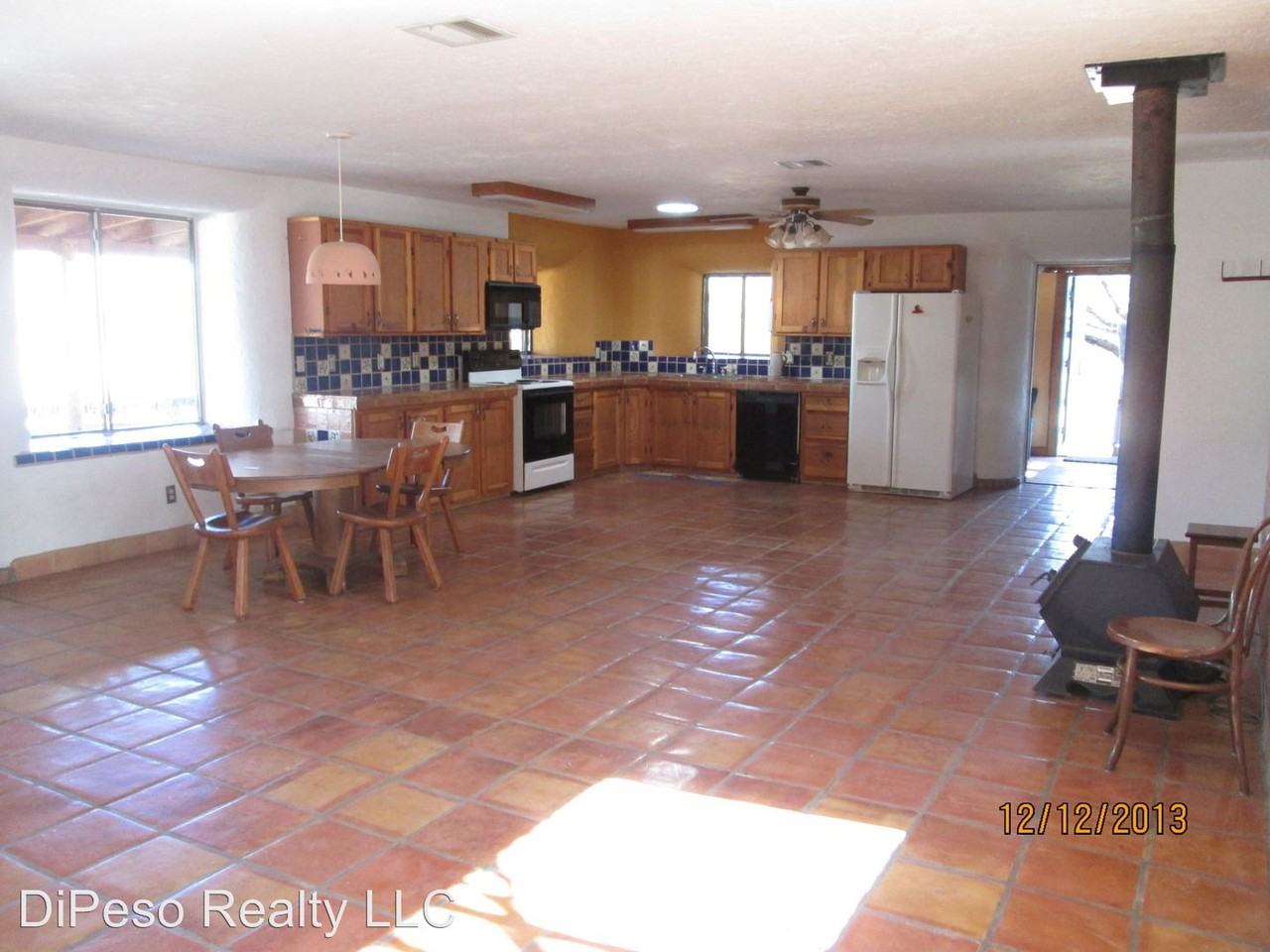 440 W Cimmaron Ln - Photo 2 of 6