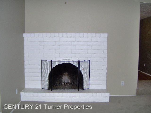 17500 Hill Way - Photo 2 of 20
