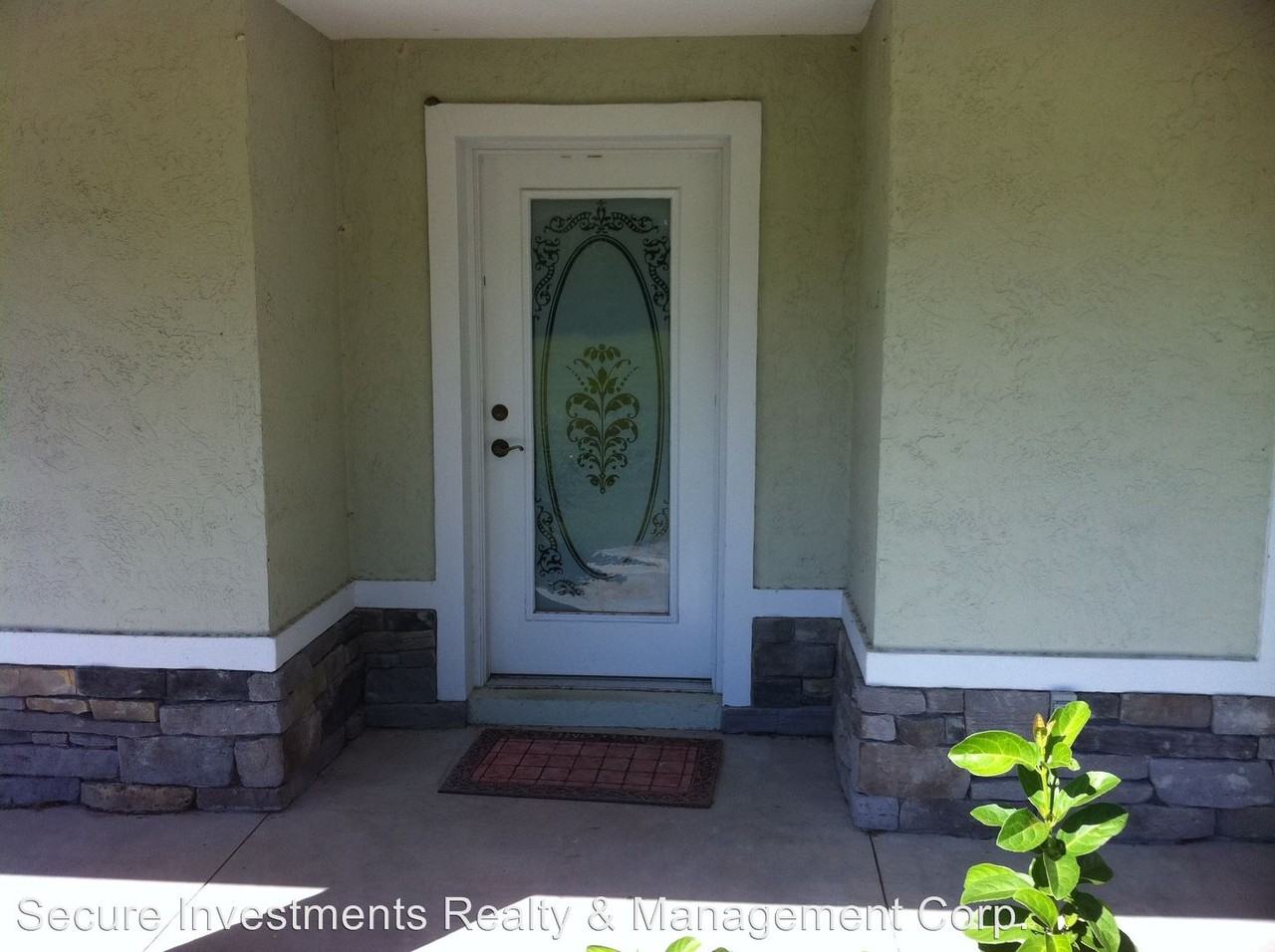 2721 NE 46th Cir - Photo 2 of 8