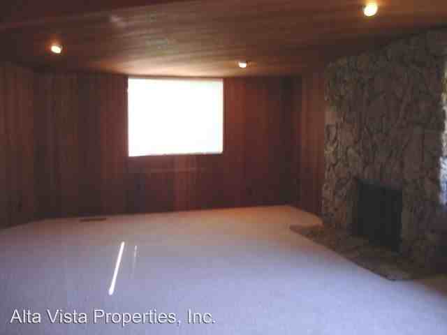 5404 Taft Ave - Photo 3 of 10