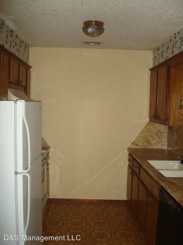 10108 S Klein Ave - Photo 2 of 6