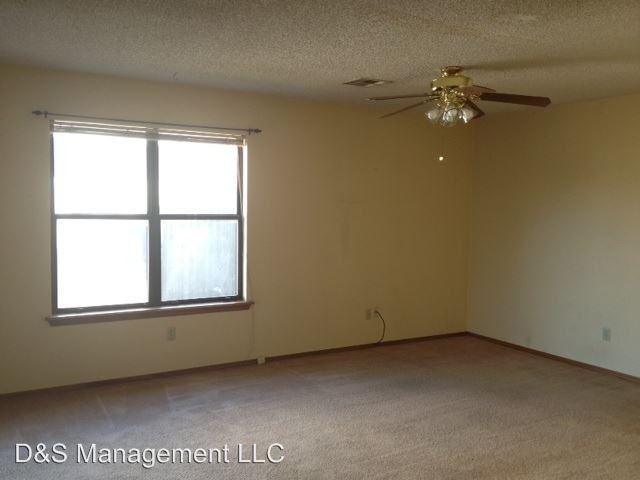 10108 S Klein Ave - Photo 3 of 6