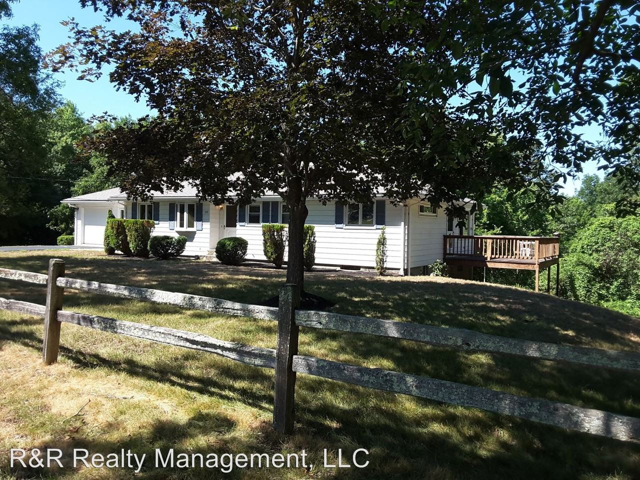 359 Blackstone St - Photo 2 of 11