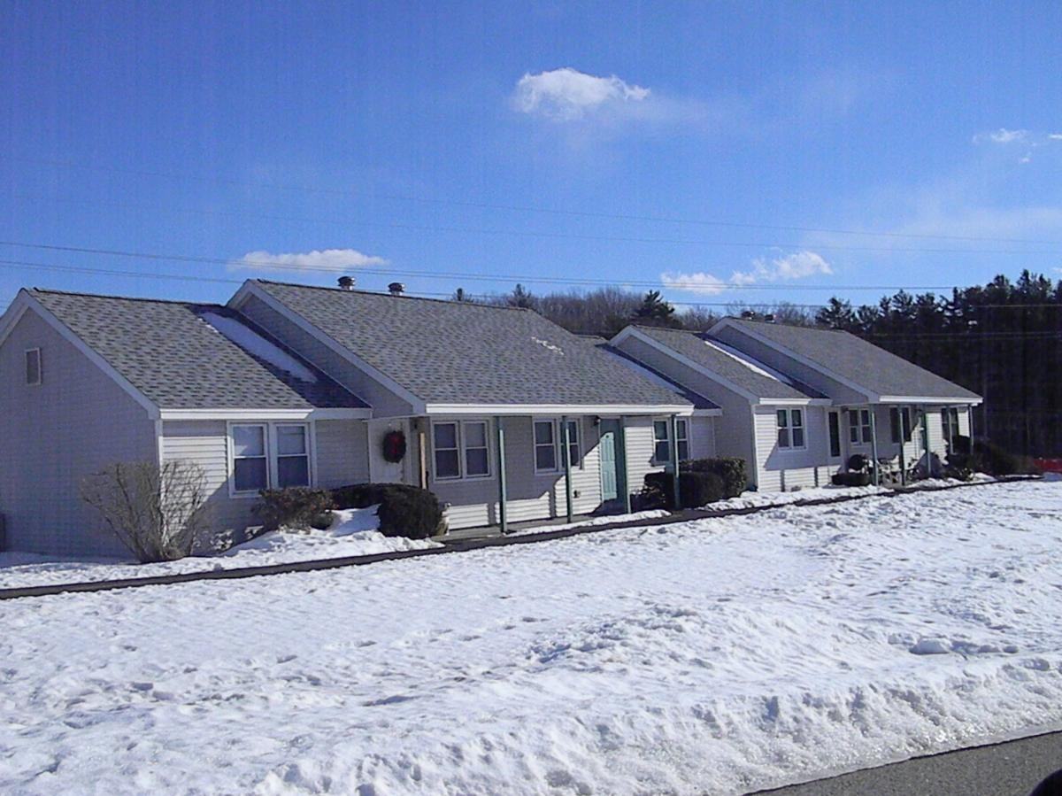 24 Woodland Hills, South Berwick, ME 03908 1 Bedroom Condo for Rent for