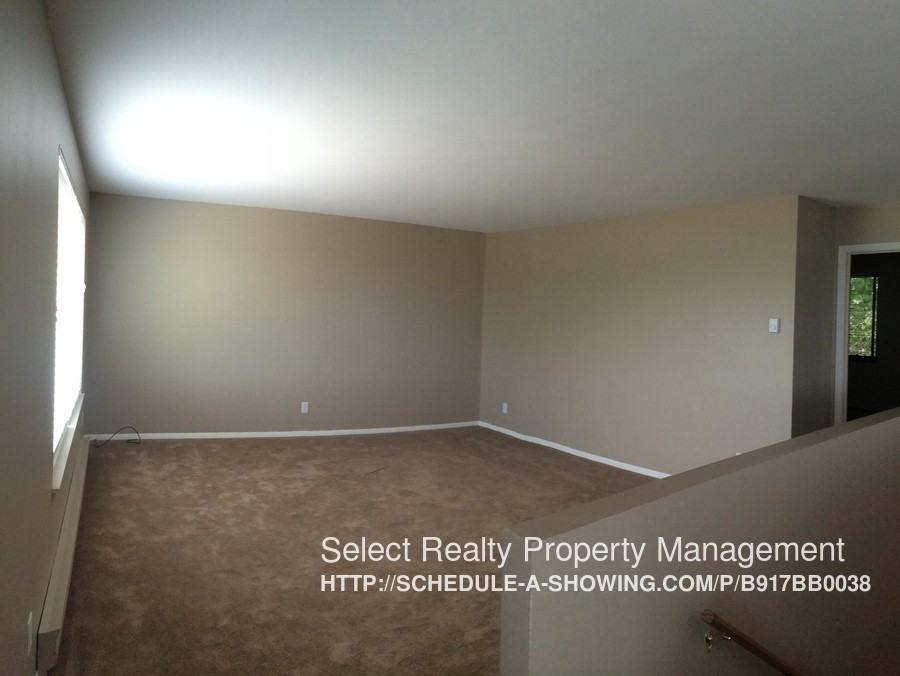 920 S Lake St - Photo 2 of 7