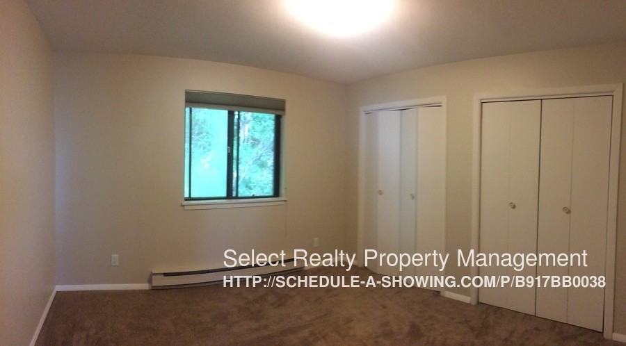 920 S Lake St - Photo 3 of 7