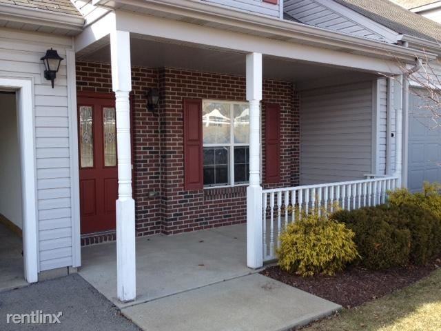 112 Trotter Ln - Photo 3 of 10