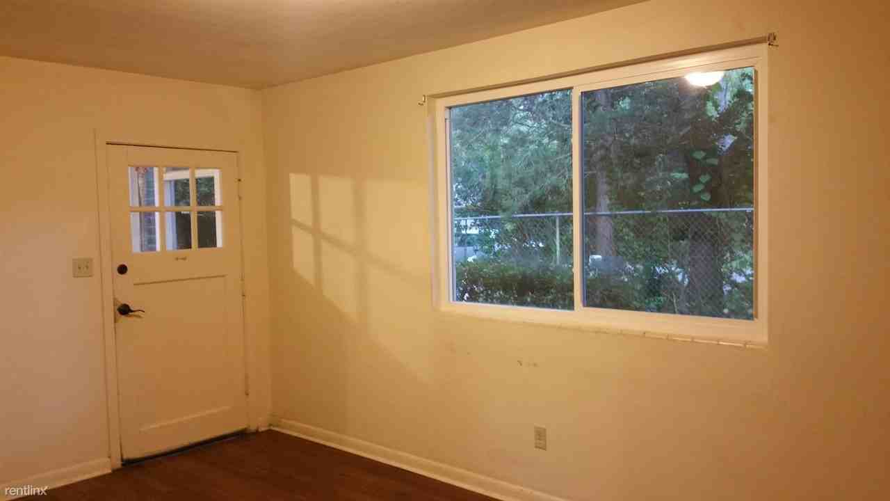 1018 NE 9 Ave - Photo 2 of 5