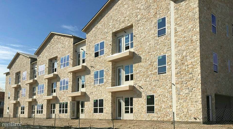 Luna Road - Photo 2 of 7