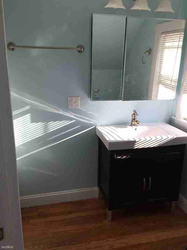 117 Lexington St - Photo 2 of 8