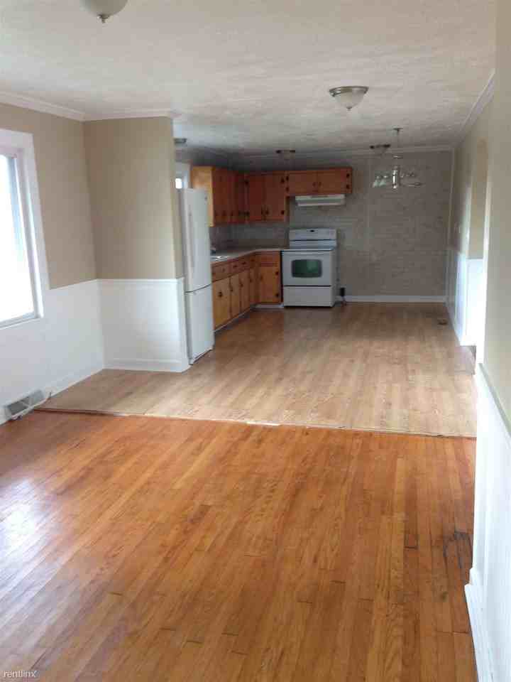 1612 Main St - Photo 2 of 10