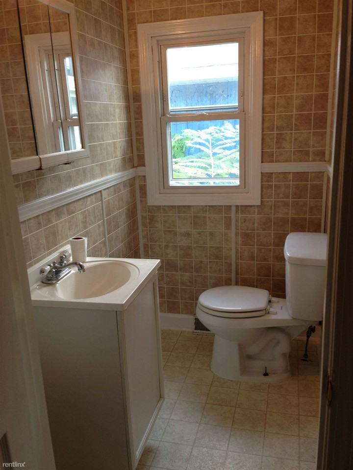 1612 Main St - Photo 3 of 10