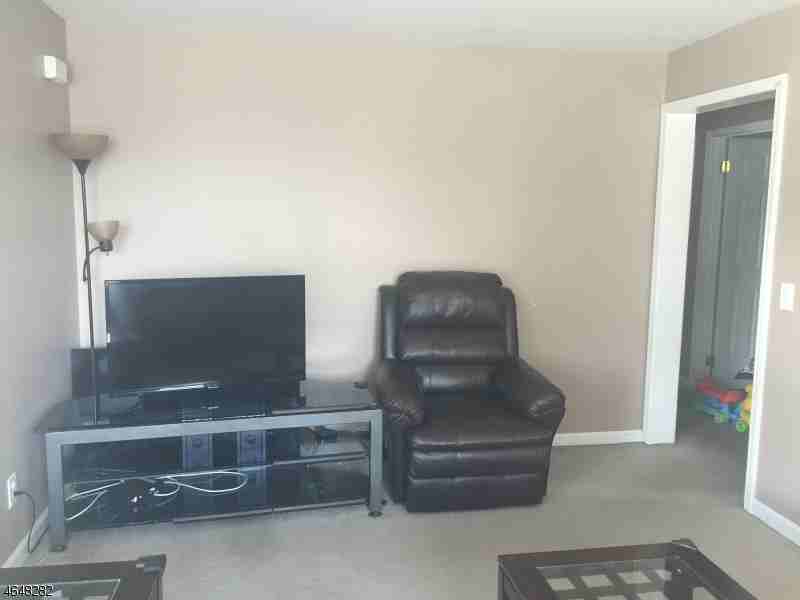 18 N 15th St - Photo 3 of 11