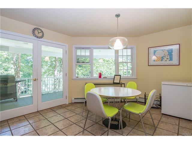 416 Sleepy Hollow Rd - Photo 3 of 21