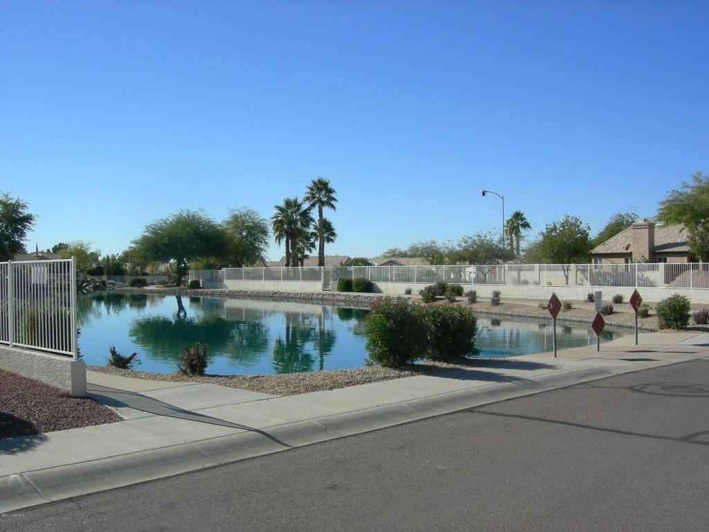 10853 W Irma Ln - Photo 2 of 10