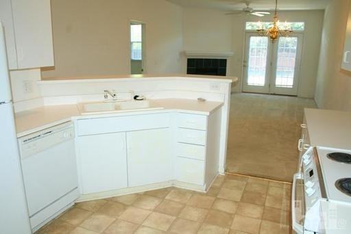 836 Ruffin St - Photo 3 of 10