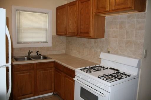 2956 Jones St - Photo 3 of 11