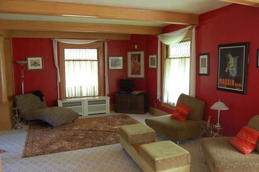 1402 Sycamore St - Photo 2 of 9