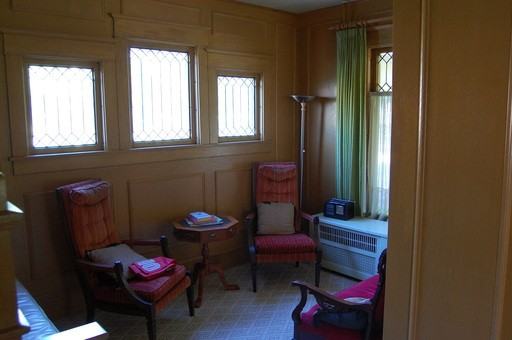 1402 Sycamore St - Photo 3 of 9