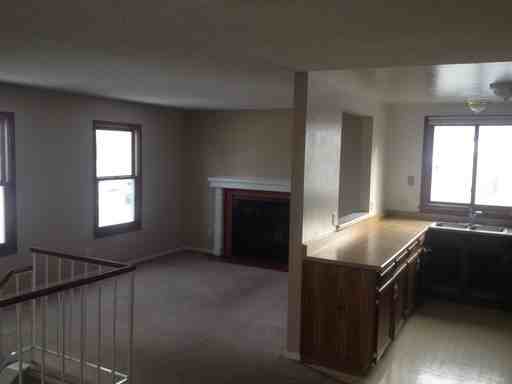 8555 S Estes St - Photo 3 of 13