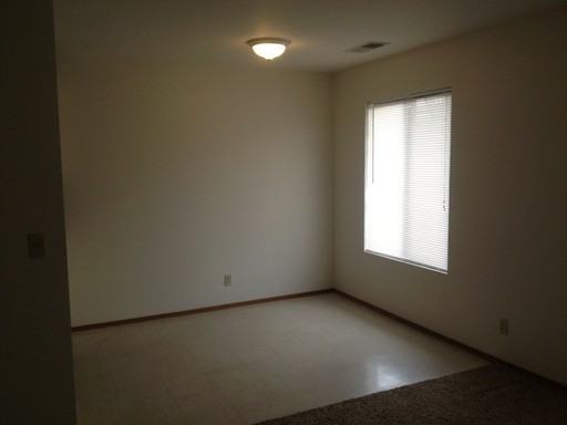 581 North St - Photo 3 of 7