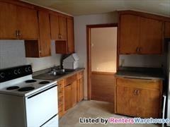 1052 W Lafond Ave - Photo 2 of 11