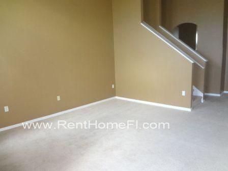 118 Windsor Cresent St - Photo 3 of 6