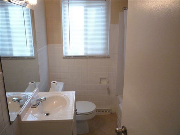 9407 Wayne Rd - Photo 2 of 6