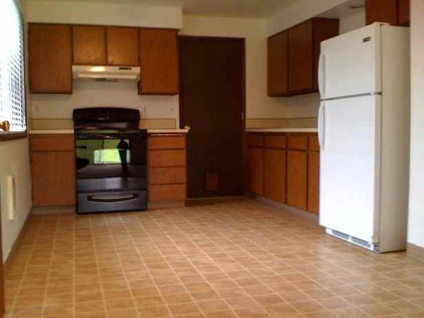 7580 SE Jennings Ave - Photo 2 of 4