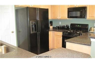 14158 Foxhall Rd - Photo 3 of 7