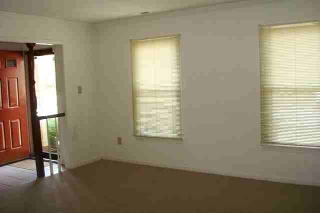 5323 Kindlewood Dr - Photo 3 of 18