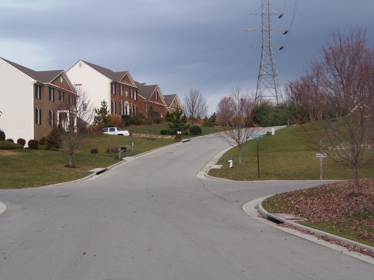 6350 Stonecroft Ct - Photo 2 of 31