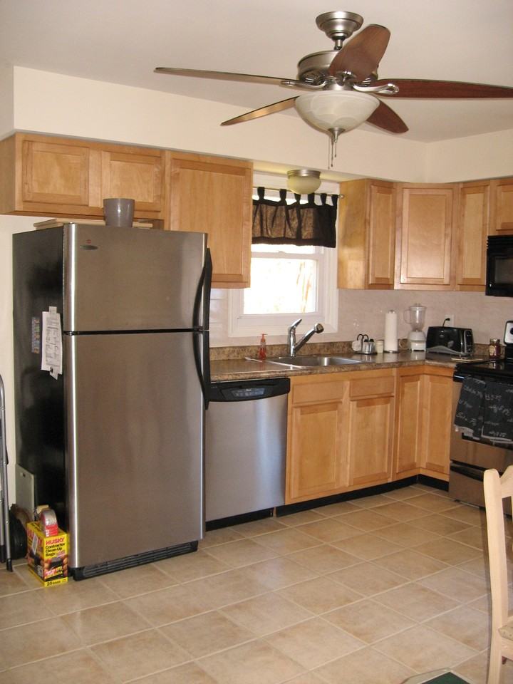 747 Yorketown Rd - Photo 3 of 7