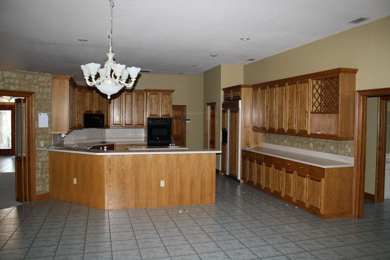 8434 Ashford Pl - Photo 2 of 8