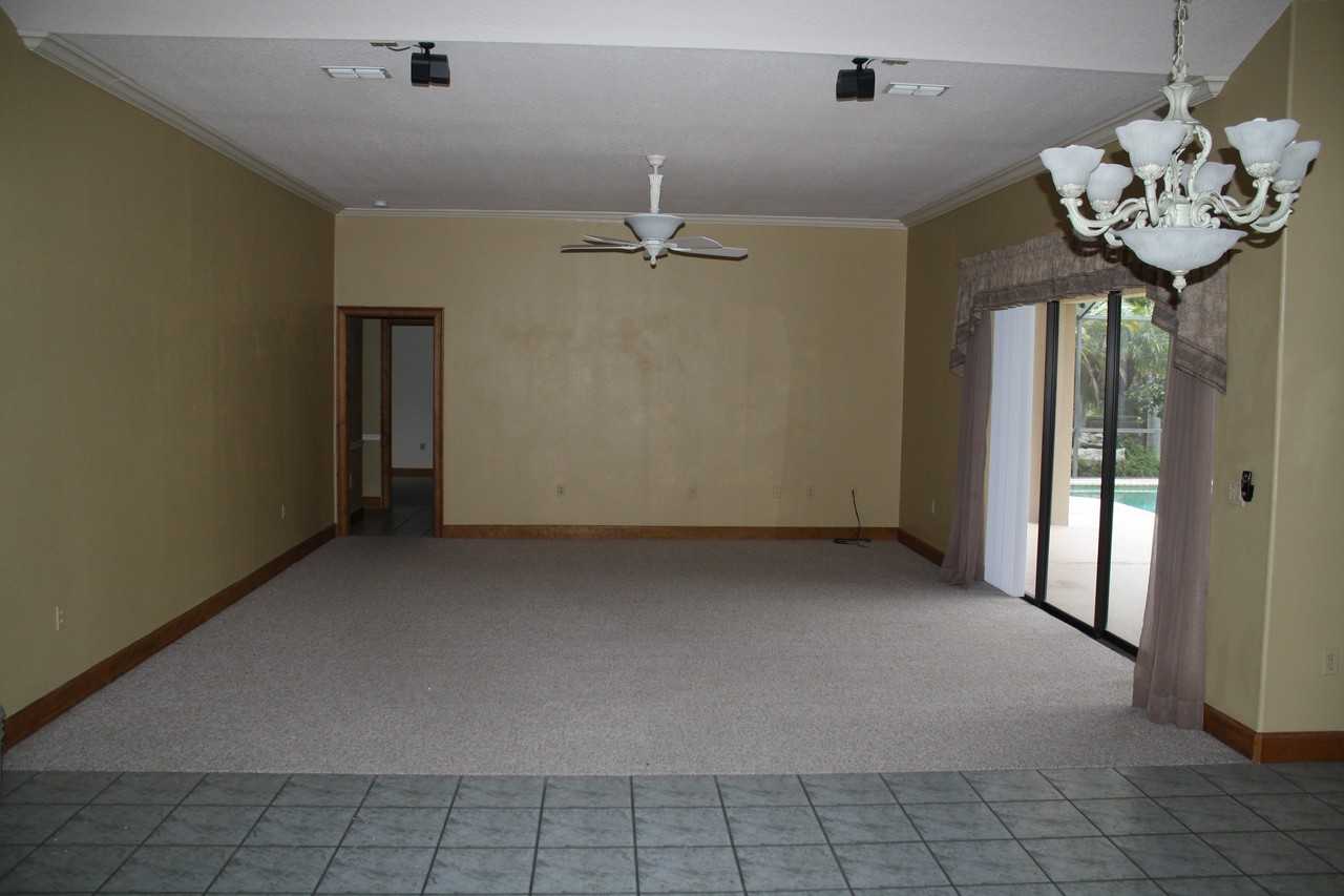 8434 Ashford Pl - Photo 3 of 8