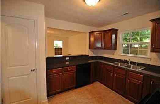 1526 Wilson Rd - Photo 3 of 12