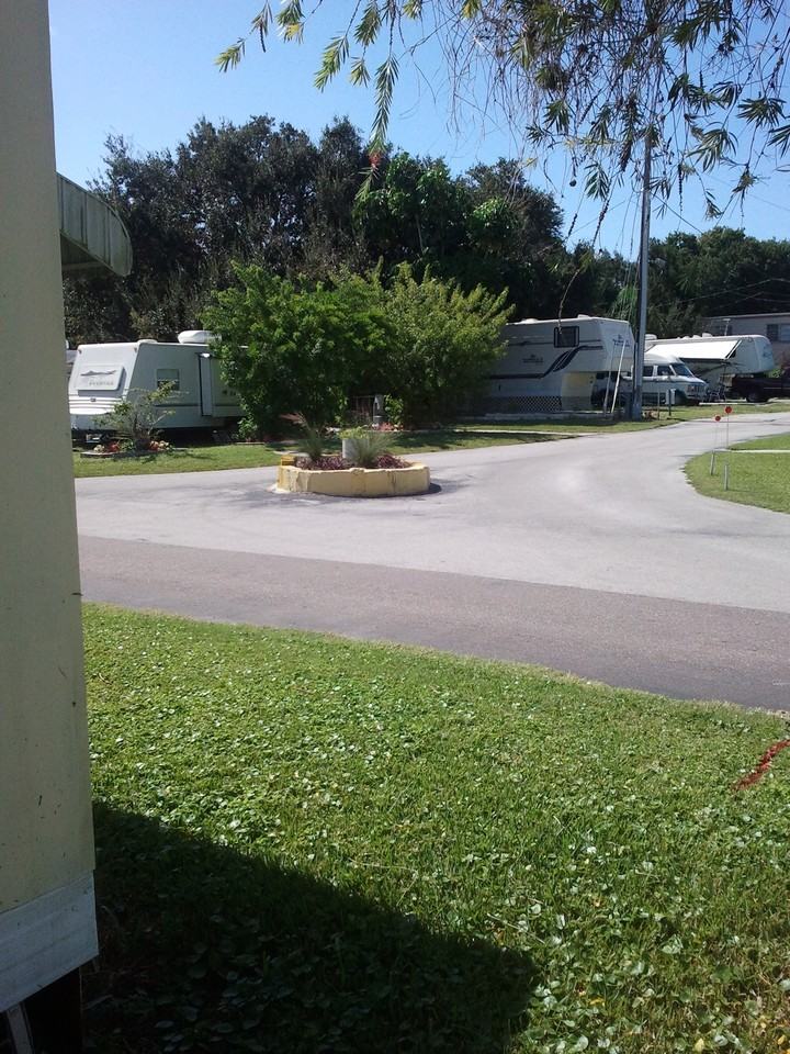 10675 Seminole Blvd - Photo 2 of 3