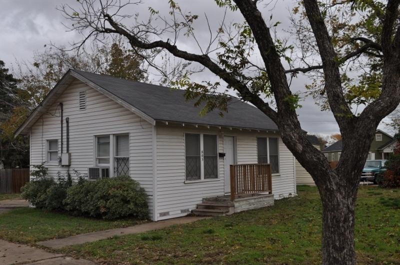 805 S Bryan Ave - Photo 2 of 14