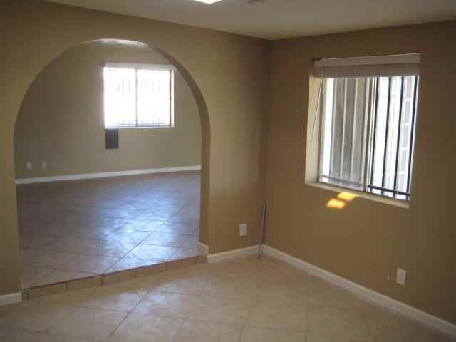 5753 N 33rd Dr - Photo 3 of 5