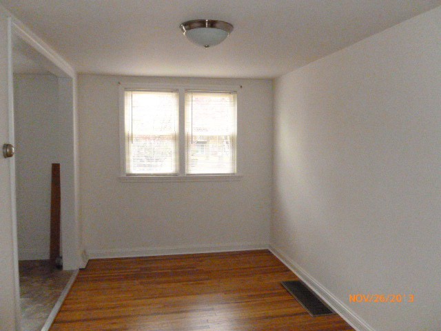 1552 Glen Ave - Photo 3 of 8