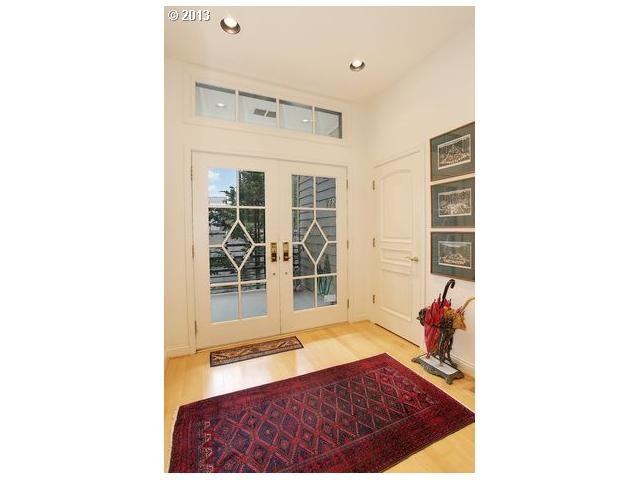 298 SE Spokane St - Photo 3 of 16