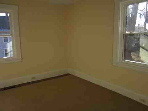 31-32 Terrace Ave - Photo 2 of 9